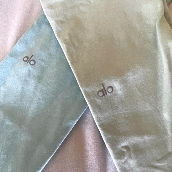 Alo airbrush leggings - two for one - Picture 2 of 3